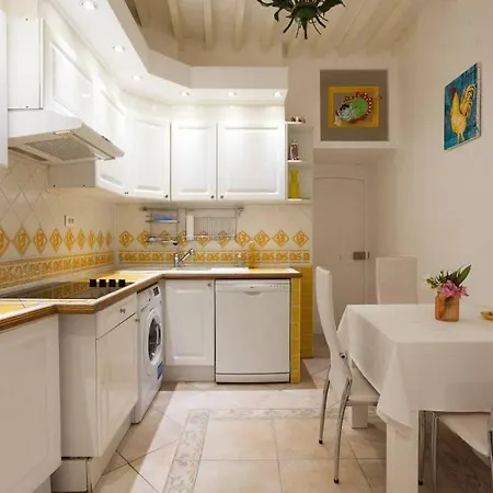Meynadier: Superbe Trois Pieces Apartment *