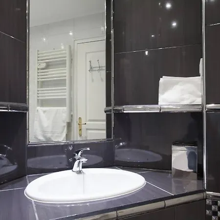 Meynadier: Superbe Trois Pieces Apartment