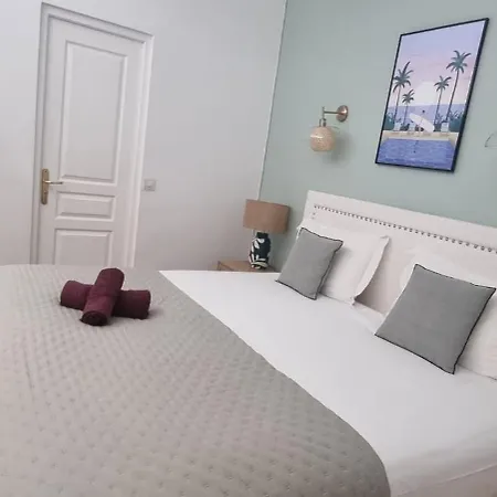 Meynadier: Superbe Trois Pieces Apartment *